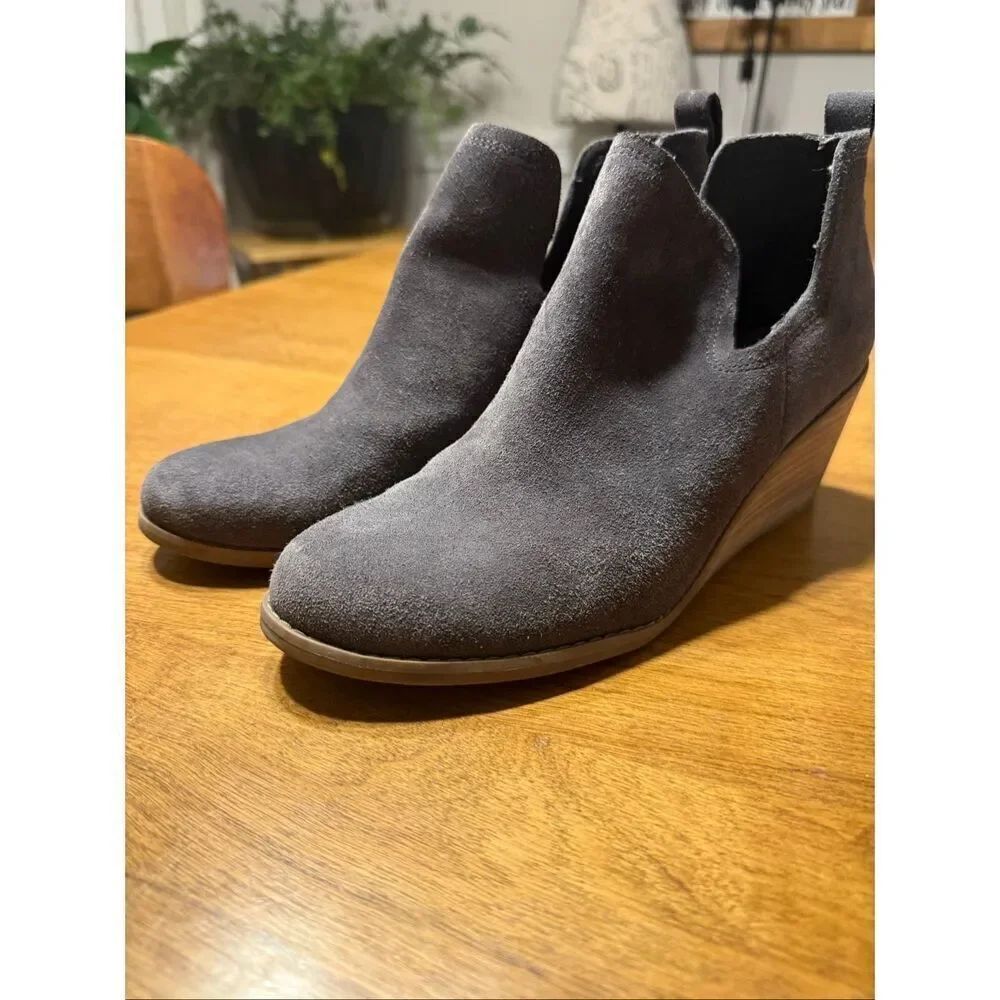 TOMS Women's Kallie Suede Cutout Slip On Wedge Ankle Boots Black Size 8.5